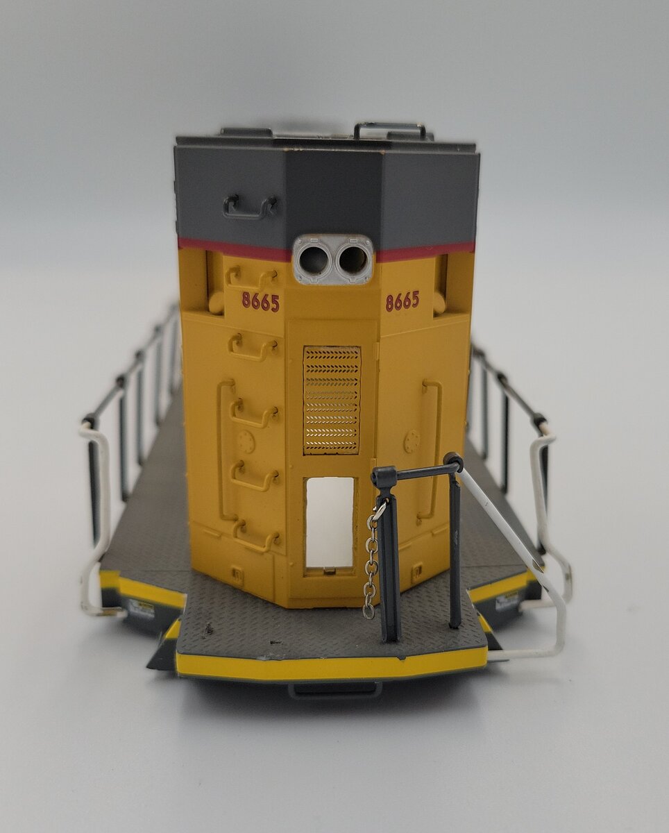 Lionel 85058-2 UP Building America SD70ACe Diesel Locomotive Body Shell #8665