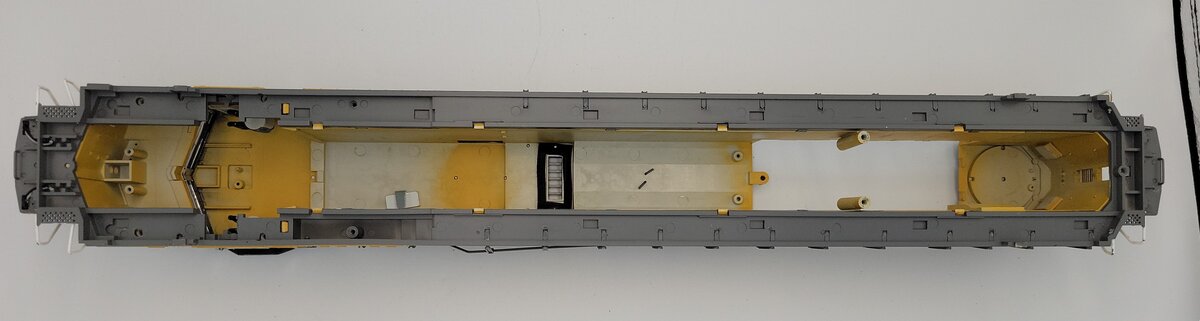 Lionel 85058-2 UP Building America SD70ACe Diesel Locomotive Body Shell #8665
