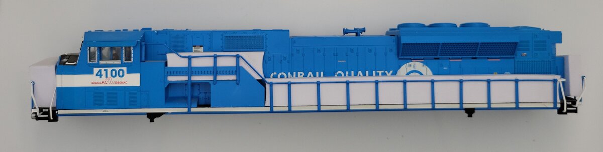 Lionel 2034061-1 Conrail SD80MAC Diesel Locomotive Body Shell #4100