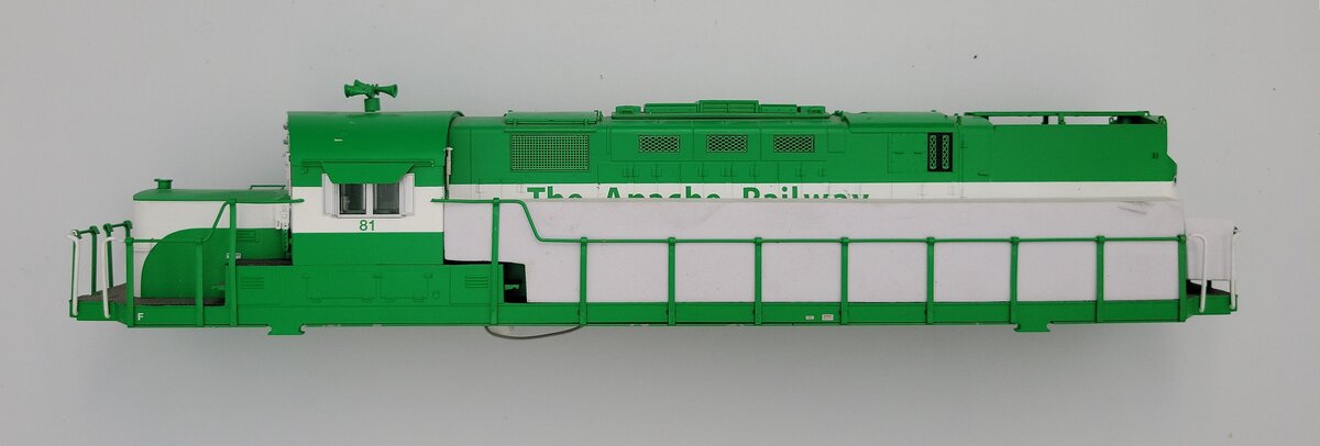 Lionel 81-2 O Gauge Apache Railroad Legacy C-420 Diesel Locomotive Shell #81