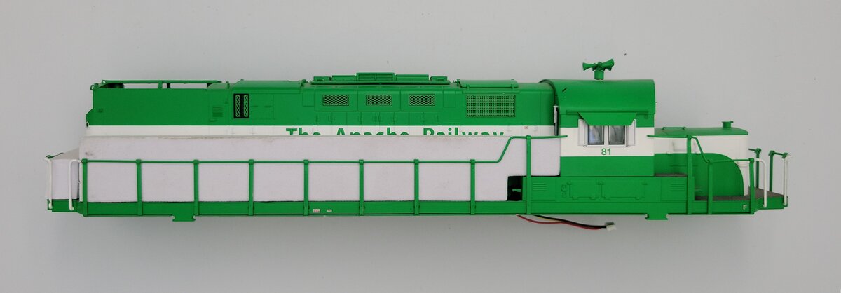 Lionel 81-2 O Gauge Apache Railroad Legacy C-420 Diesel Locomotive Shell #81