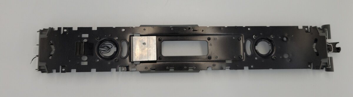 Lionel 39592-758 O Gauge SD70ACe Powered Diesel Frame w/ Pilots & Gray Trim