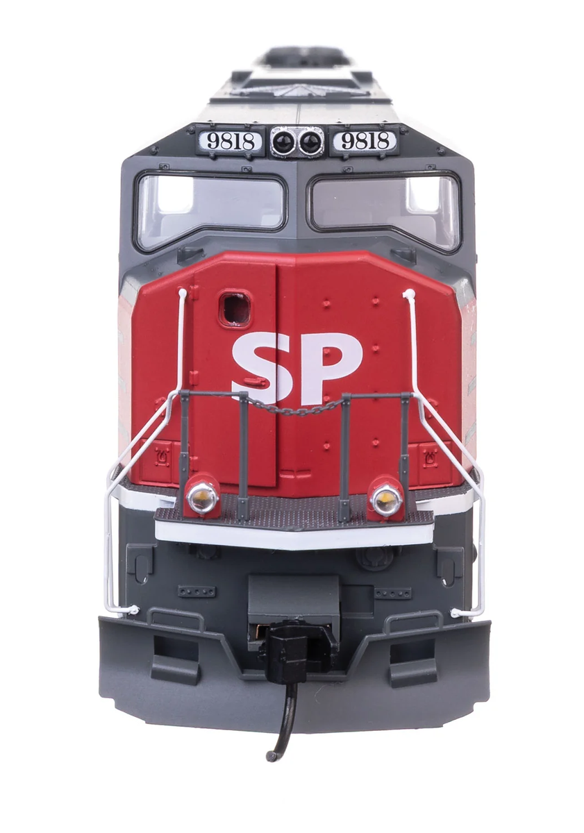 Walthers 910-11030 HO SP EMD SD70M Diesel Locomotive Standard DC #9818