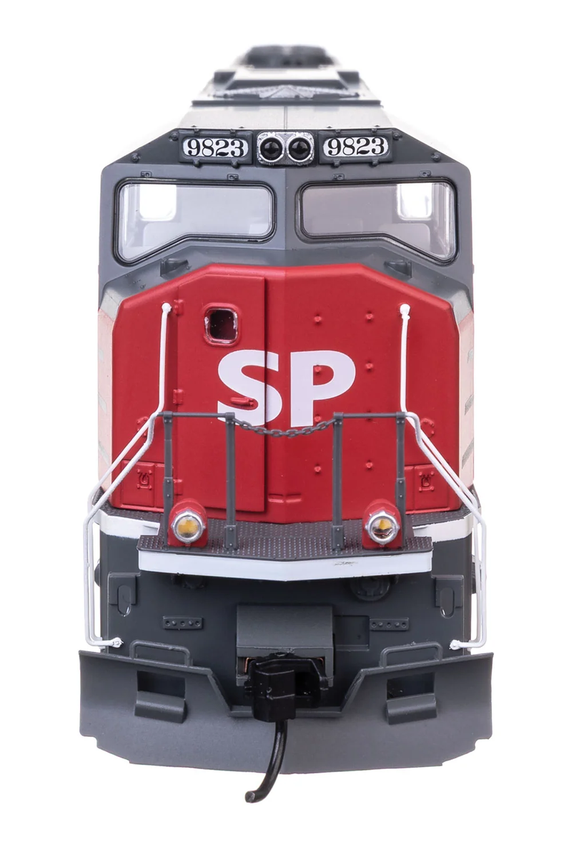 Walthers 910-11031 HO SP EMD SD70M Diesel Locomotive Standard DC #9823