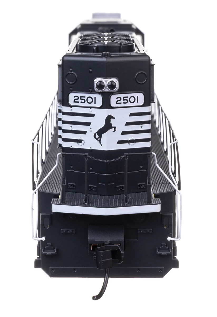 Walthers 910-21028 HO NS EMD SD70 Diesel Locomotive Sound and DCC #2501