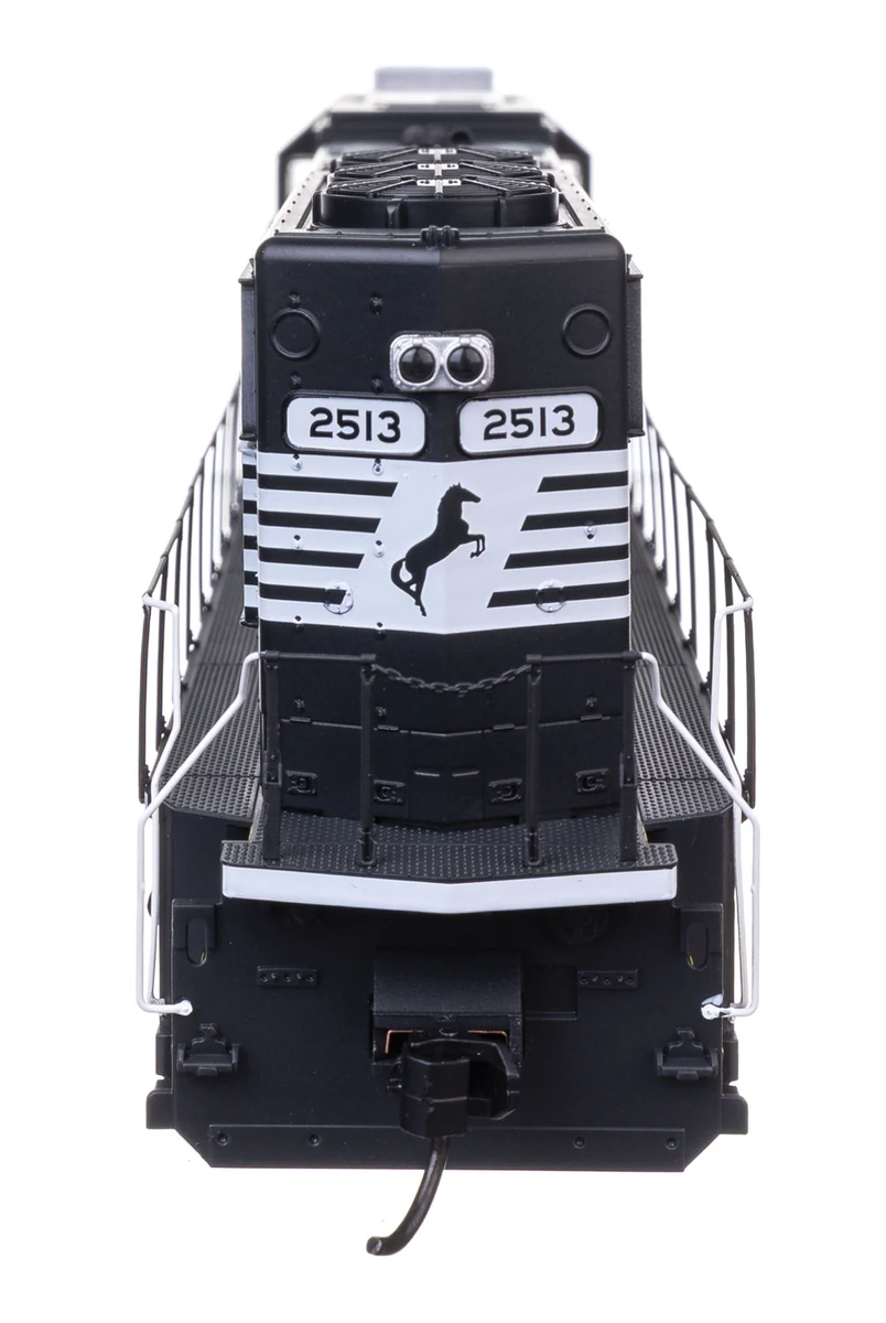 Walthers 910-21029 HO NS EMD SD70 Diesel Locomotive Sound and DCC #2513