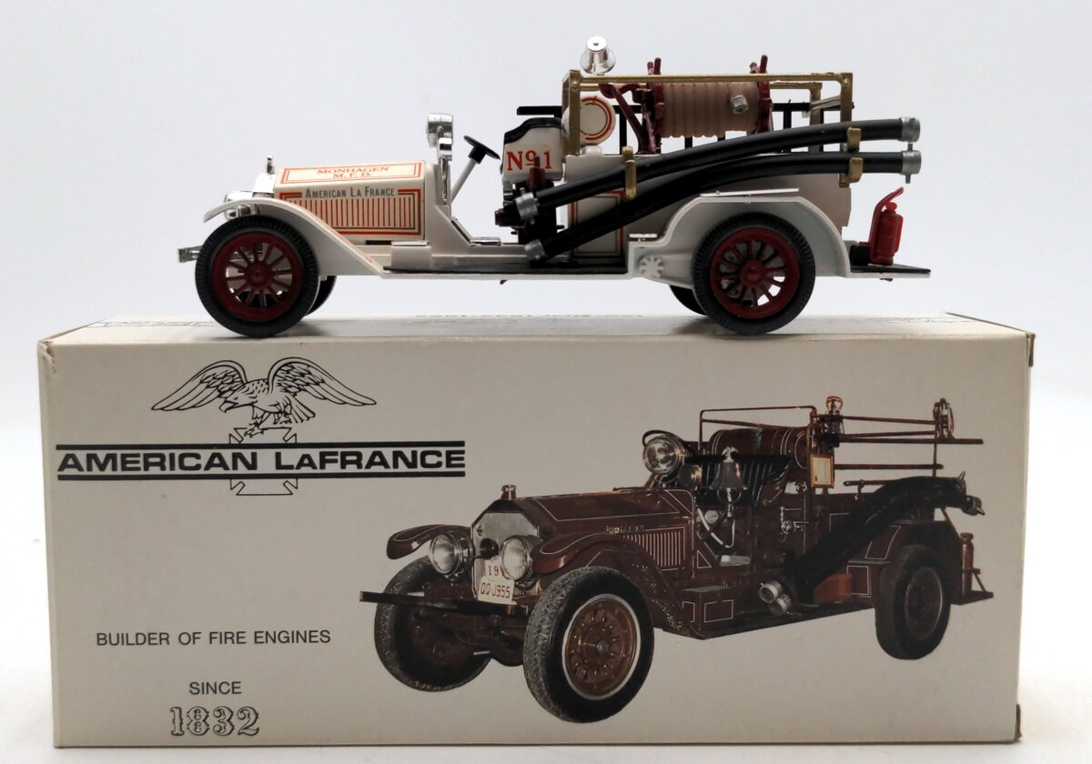 Conrad 1019 1:43 Scale 1924 White American LaFrance Fire Truck