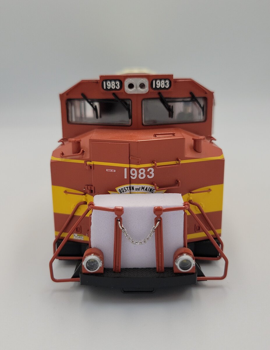 Lionel 2133342-1 O Gauge Boston & Maine SD70ACe Diesel Locomotive Shell #1983