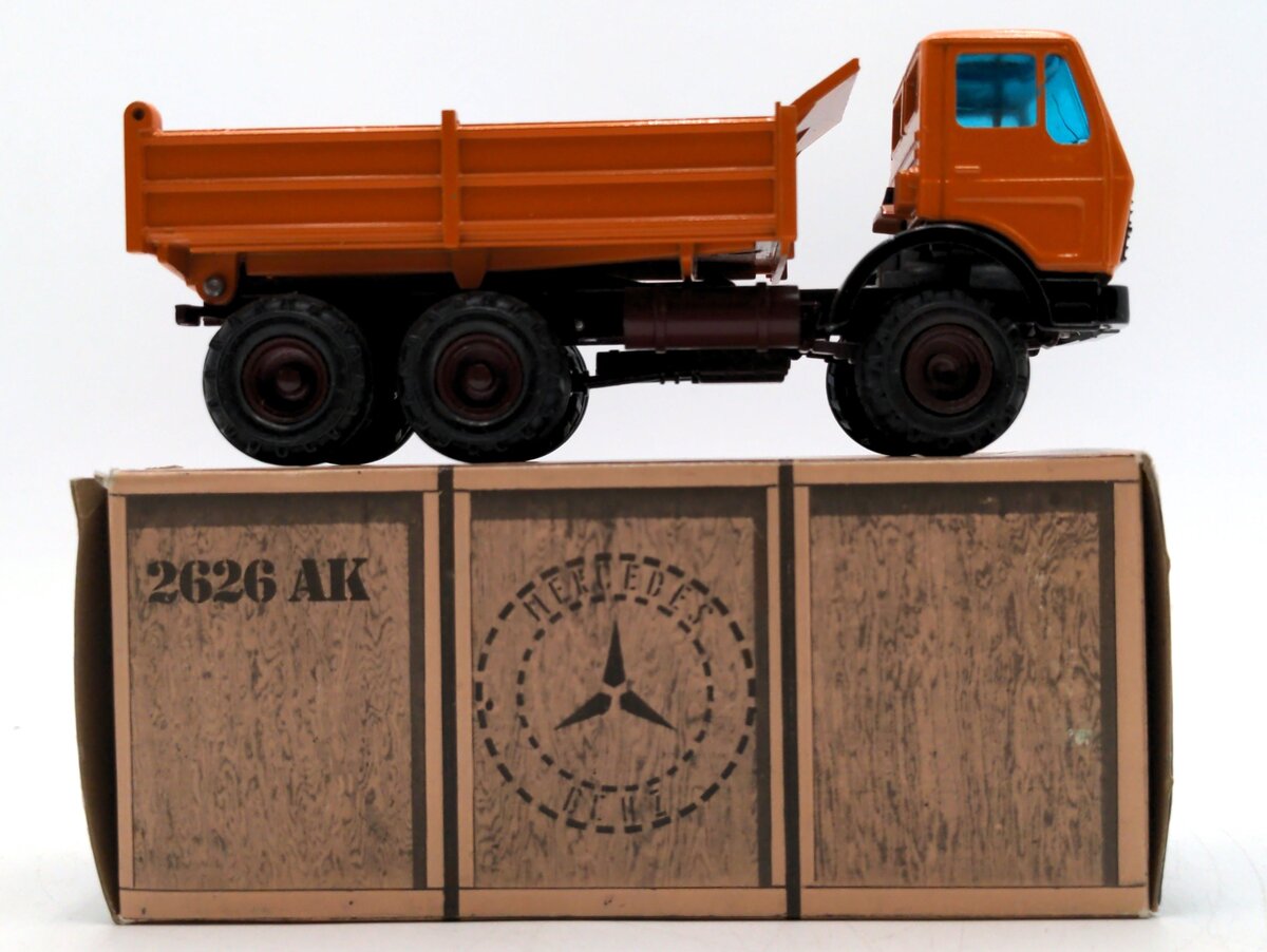 Gescha 3040 1:50 Scale Mercedes Benz Dump Truck 2626 AK
