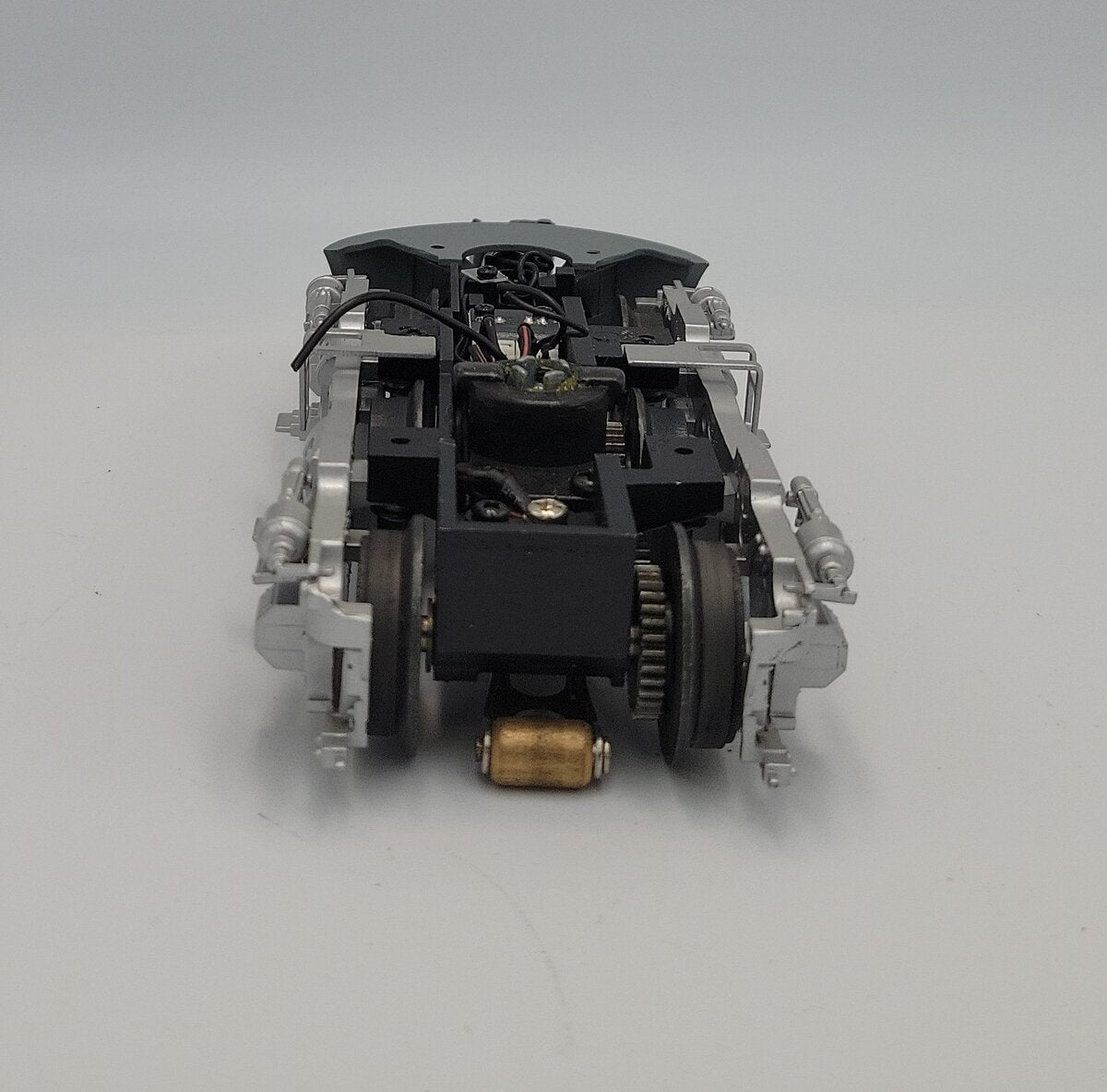 Lionel 39613-570 O Gauge Diecast 6-Wheel Liondrive UP E-9 Powered Front Truck