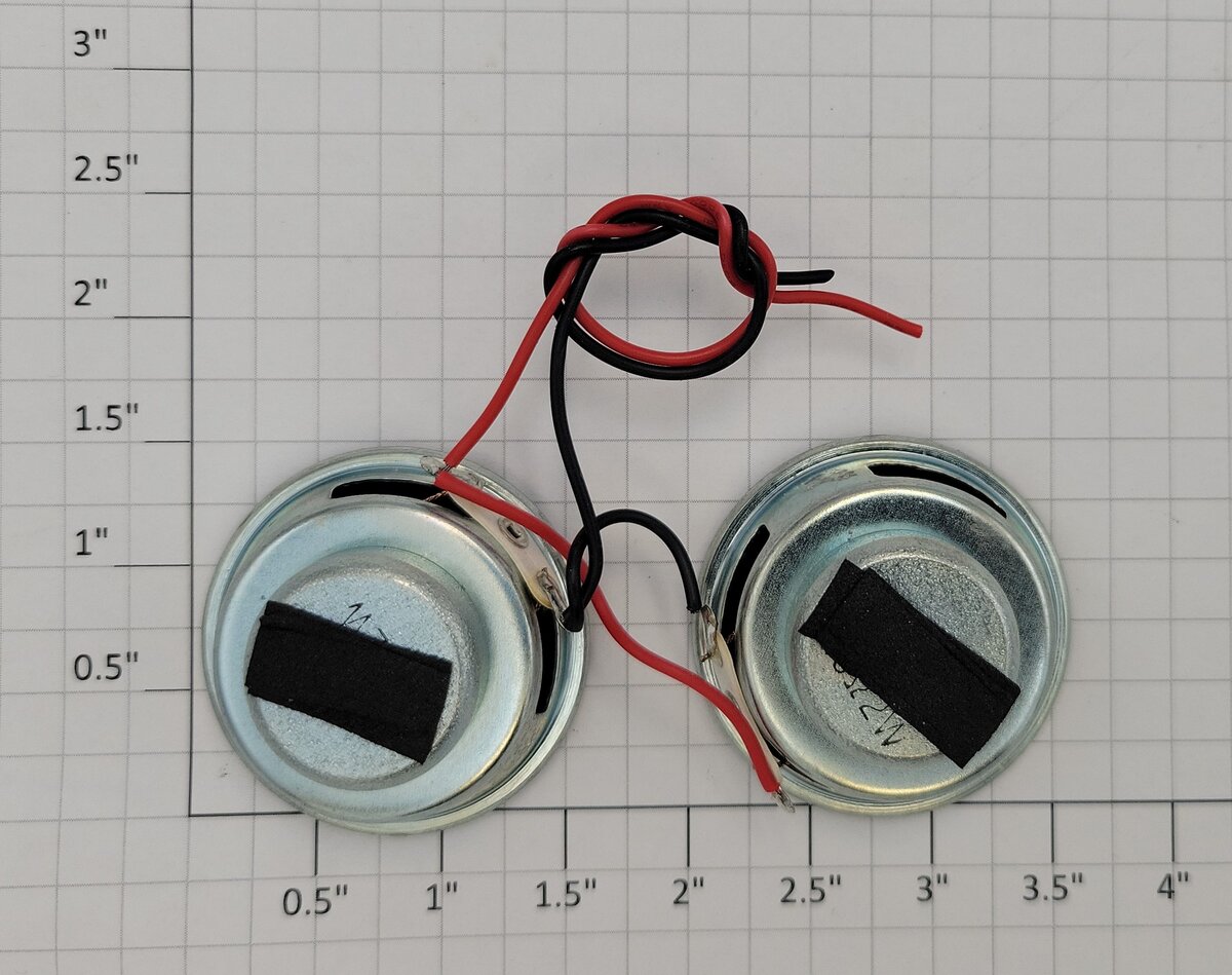 Lionel 11209-536 O Gauge 16 Ohm 2W 40mm OD Speakers with Wire (Set of 2)
