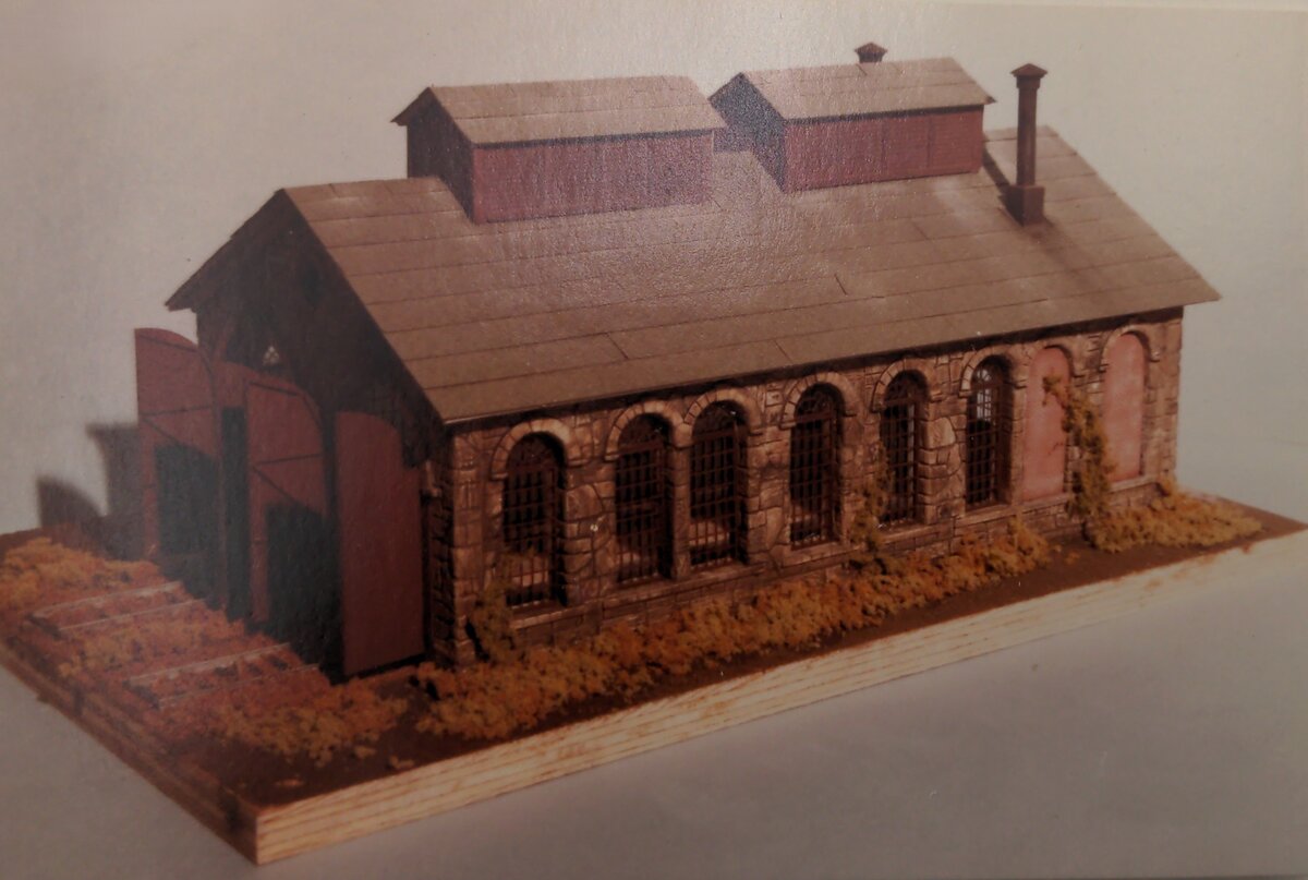 Crow River Products 11 HO Scale Two/Stall Engine House Building Kit