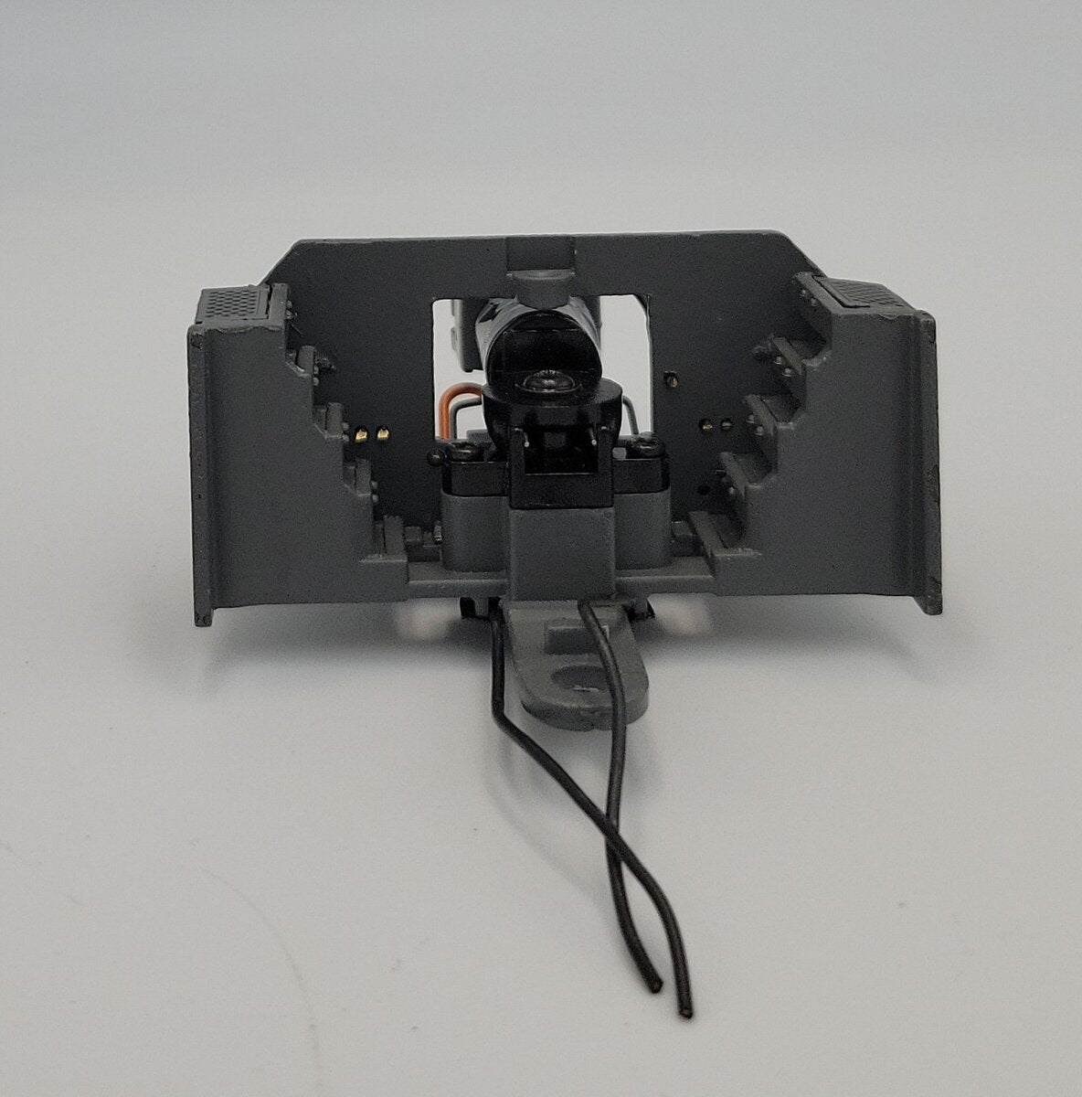 Lionel 28396-652 O Gauge Diecast ES44AC UP Gray Rear Pilot with Coil Coupler