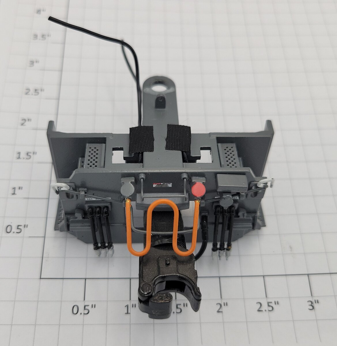Lionel 28396-652 O Gauge Diecast ES44AC UP Gray Rear Pilot with Coil Coupler