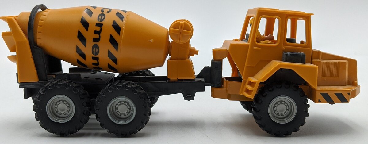 Smart Toys 10363 1:55 Diecast Cement Mixer Yellow