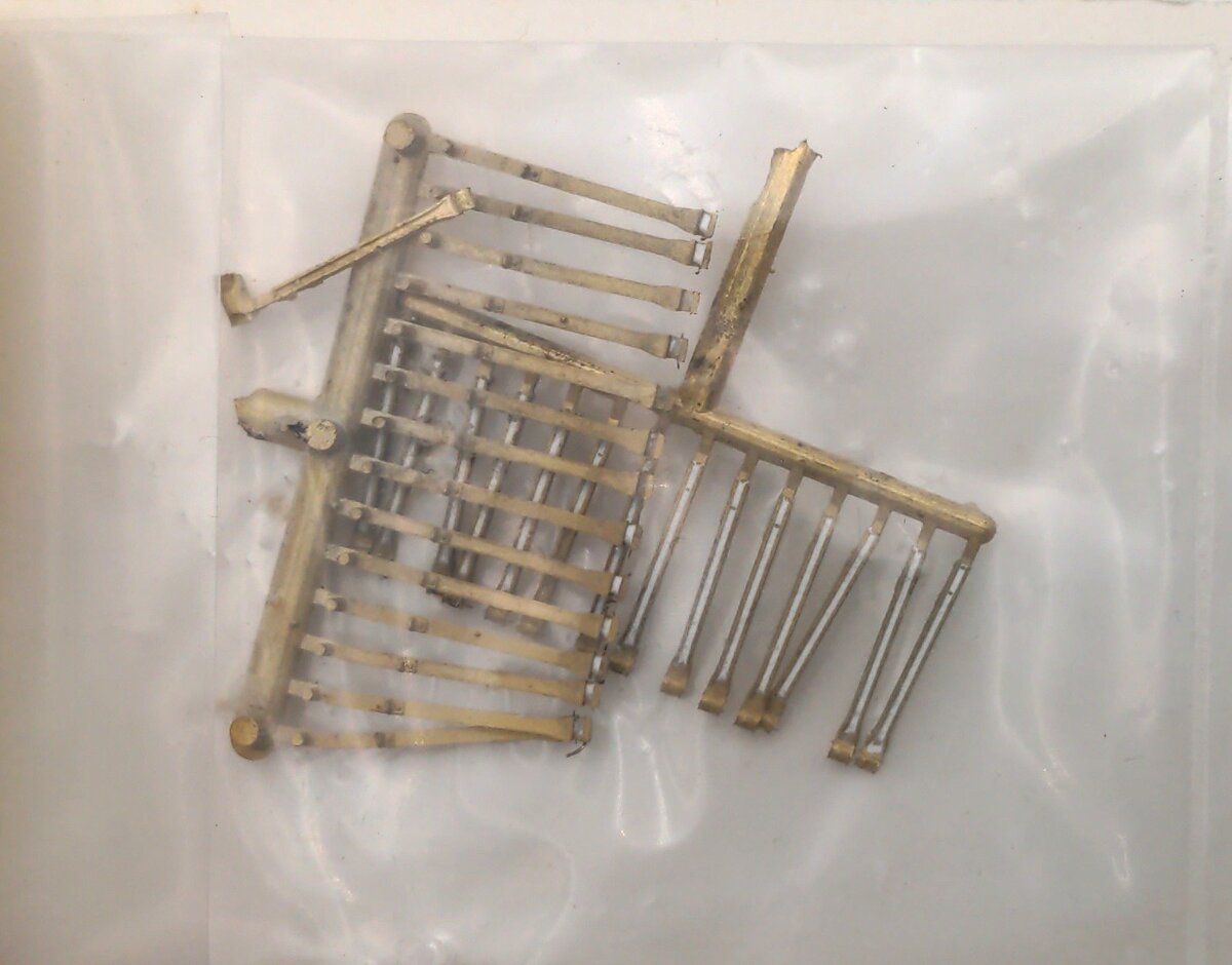 Smokey Valley RR Products 105 HO Scale Stanchions EMD GP30 (Pack of 28)