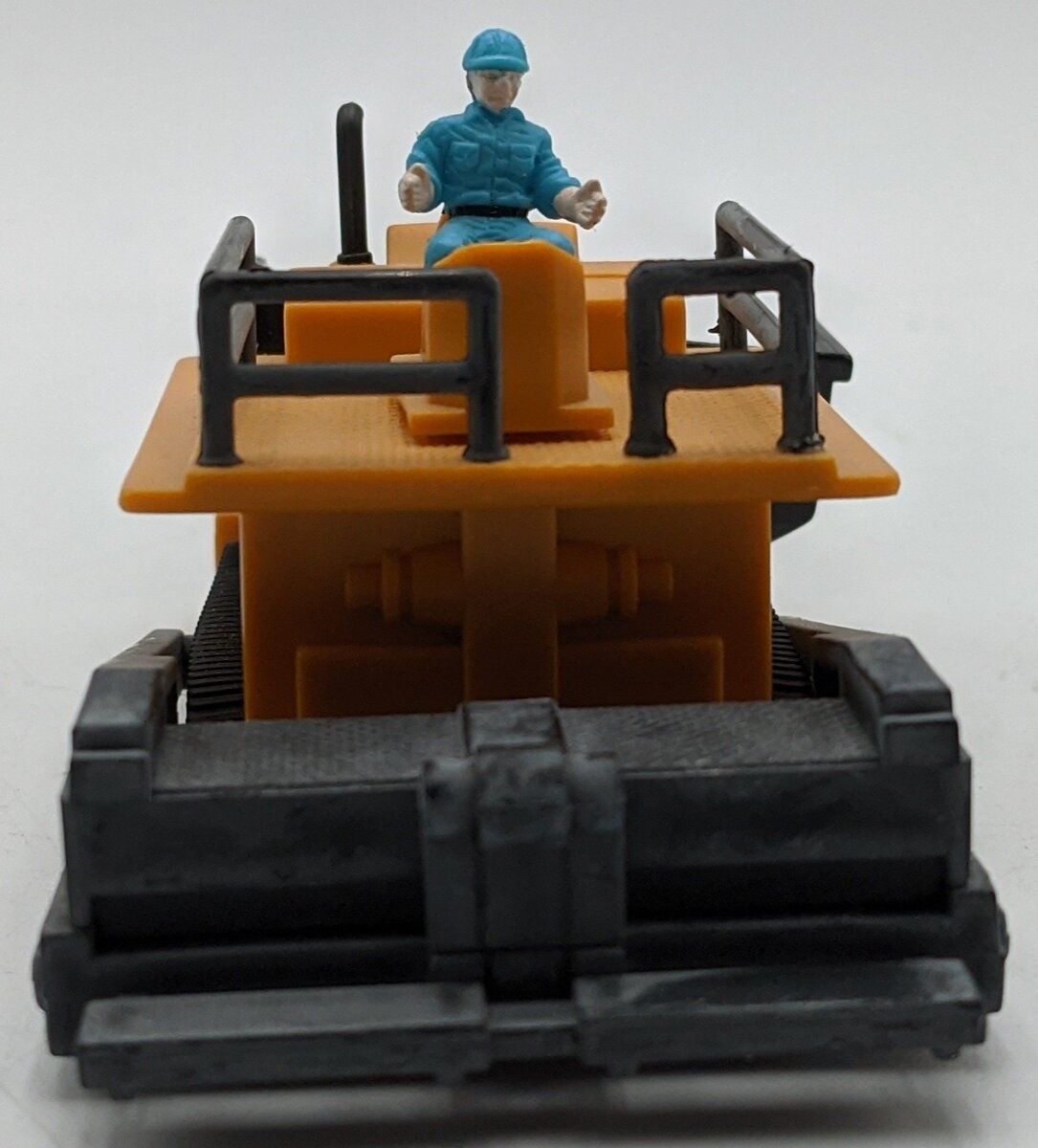 Smart Toys 10303 1:55 Plastic Asphalt Spreader Yellow