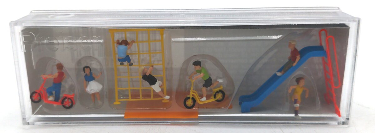 Preiser 10616 HO Scale Playing Children & Park Accessories