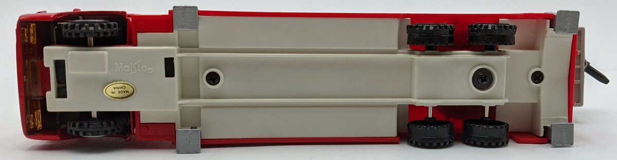 Maisto 21050 Mercedes Fire Truck Dept. No 28 Extendable Fire Hose Squirt Pump