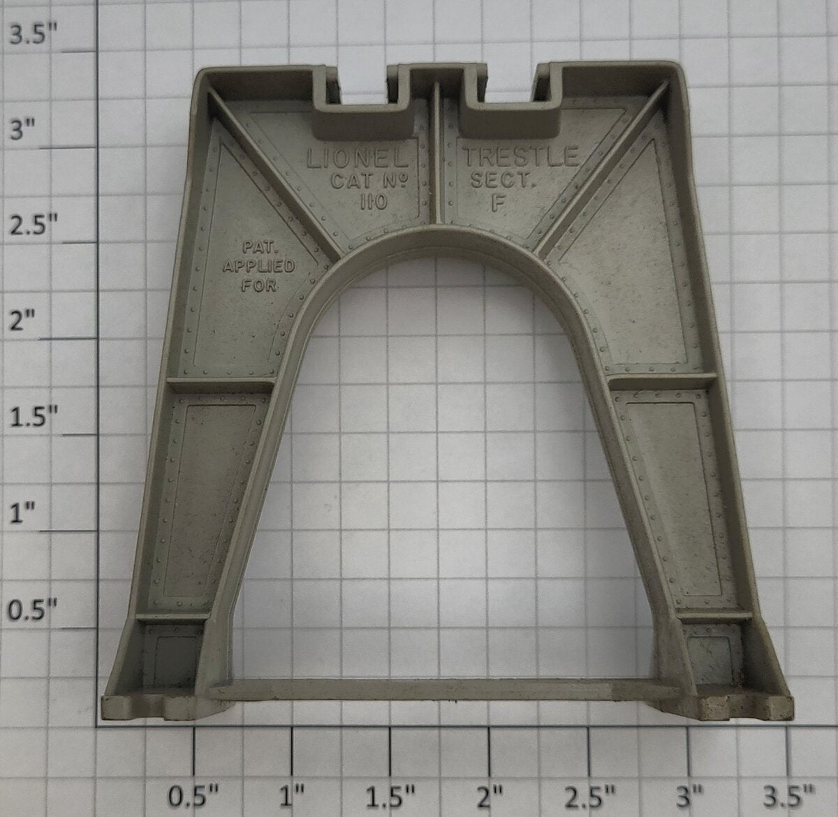 Lionel 110-14 Gray Plastic Trestle "F" Pier