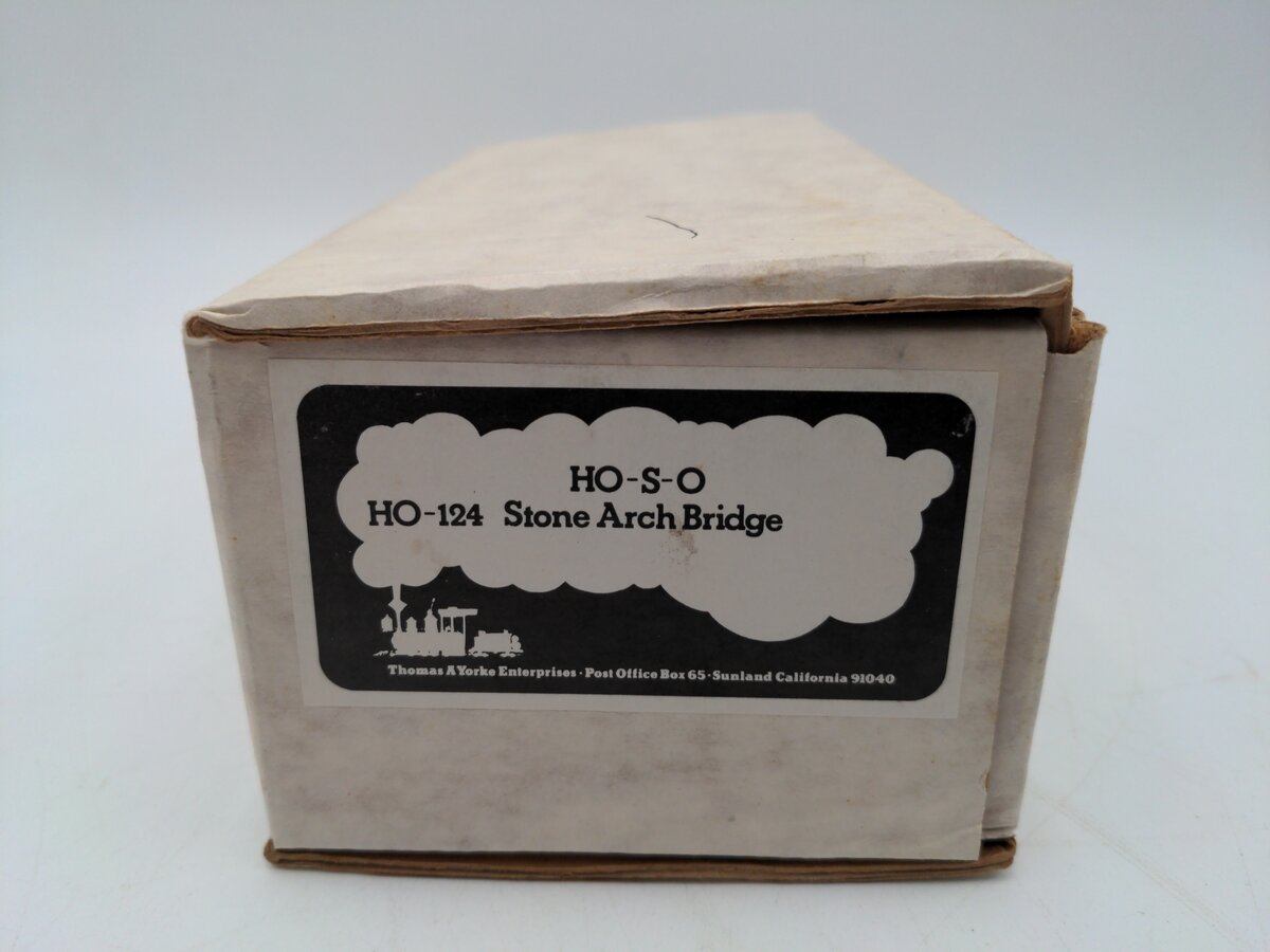 Thomas A Yorke Ent 124 HO Scale Stone Arch Bridge