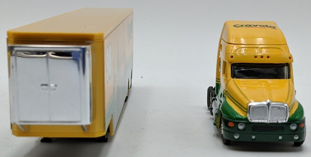 Revell 86500408000 1:64 Diecast Kenworth Crayola Crayon Delivery 18-Wheeler