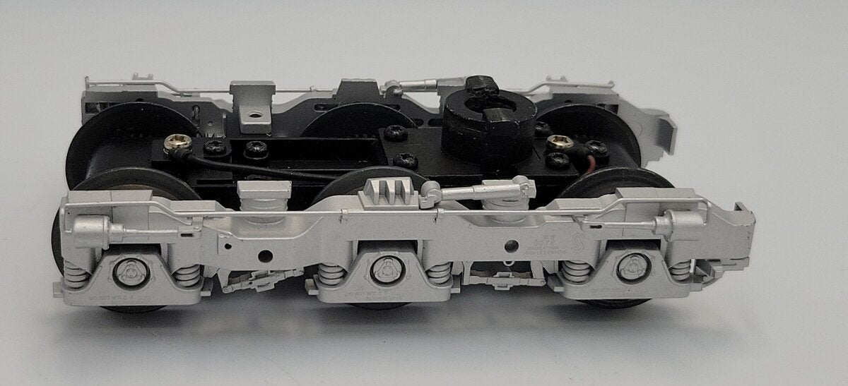 Lionel 38942-765 O Gauge Diecast Painted Silver ES44AC 6-Wheel Front Power Truck