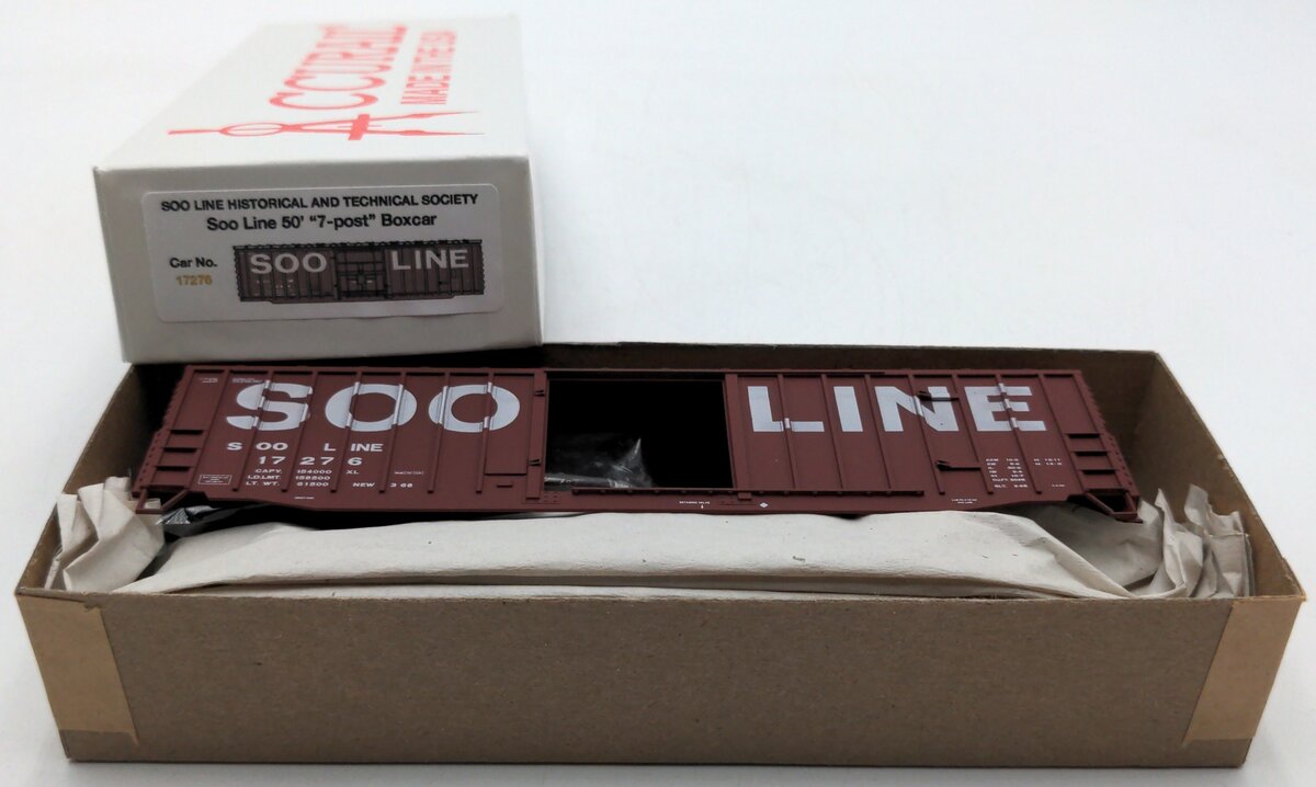 Accurail 17276 HO Scale SOO Line 50' 7-Post Boxcar Kit