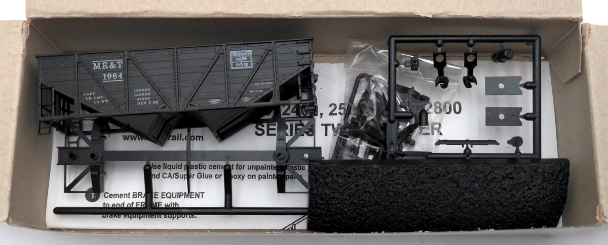 Accurail 84395 HO Scale MR&T Wood Sided Twin Hopper Kit