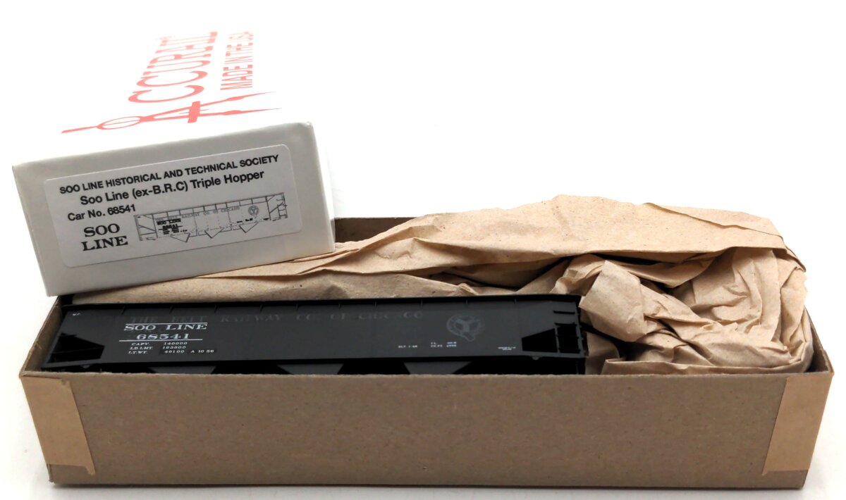Accurail 68541 HO Scale SOO Line Triple Hopper Kit