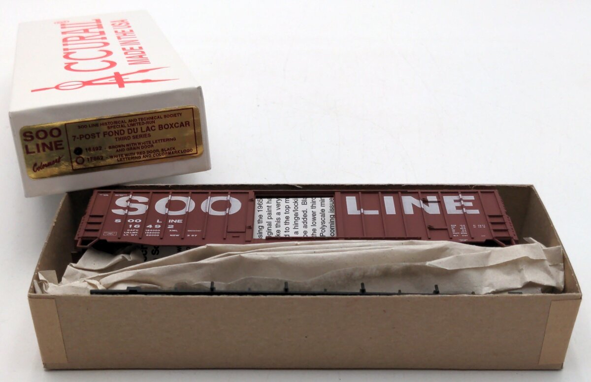Accurail 16492 HO Scale SOO Line 7 Post Fond Du Lac Boxcar Brown with Grain Door
