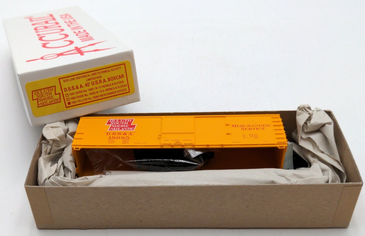 Accurail 18085 HO D.S.S&A 40' U.S.R.A Boxcar Yellow Merchandise Service Kit