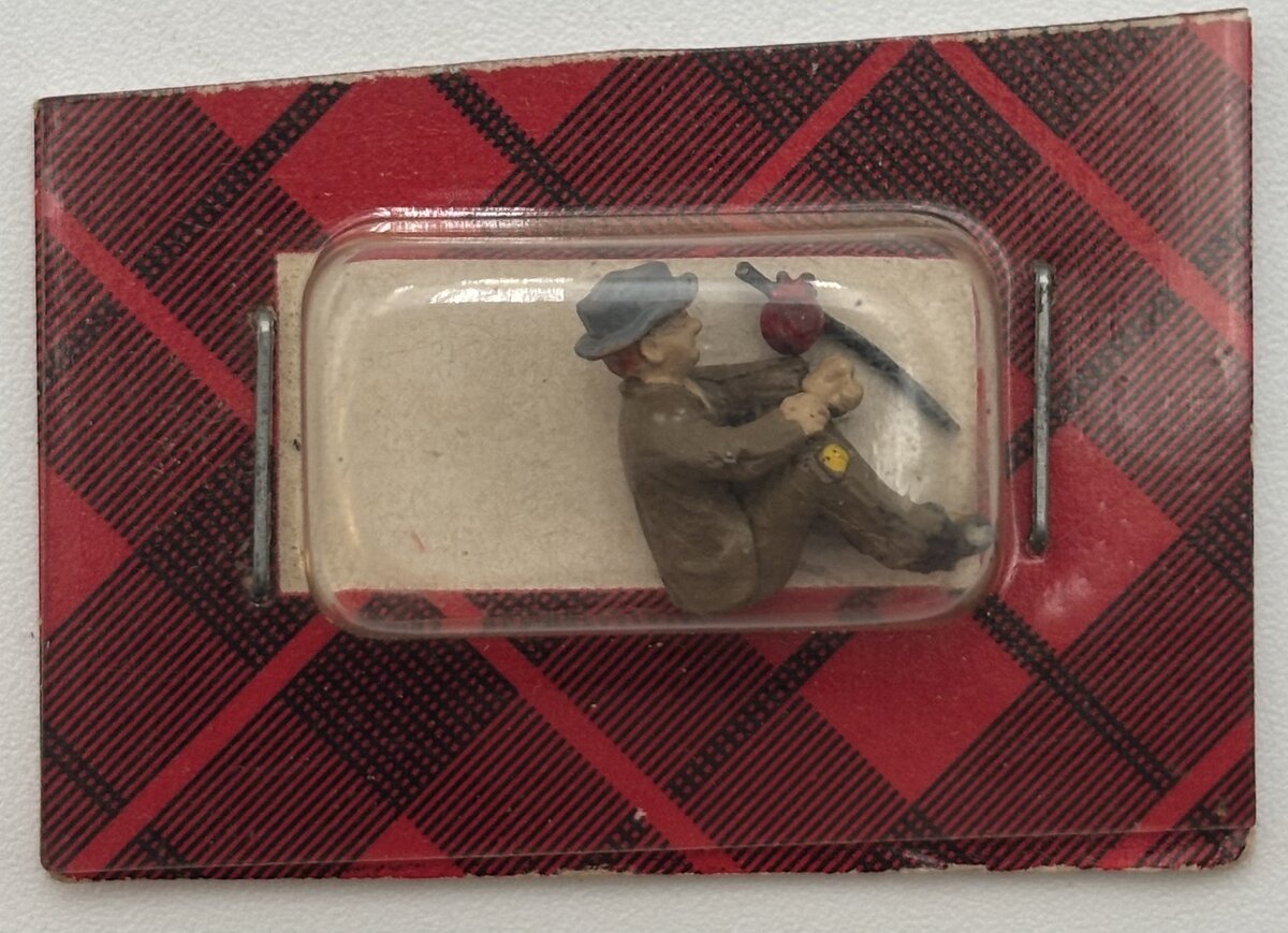 Campbell Scale Models 1254-135 HO Hobo Seated w/Stick & Bundle Figure