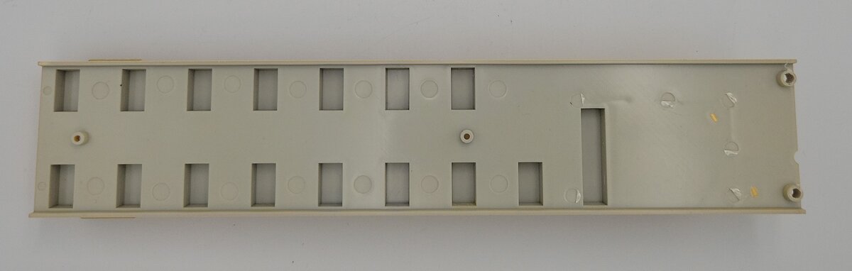Lionel 82568-5 O Gauge Tan Passenger Car Interior Seats w/ One Bathroom