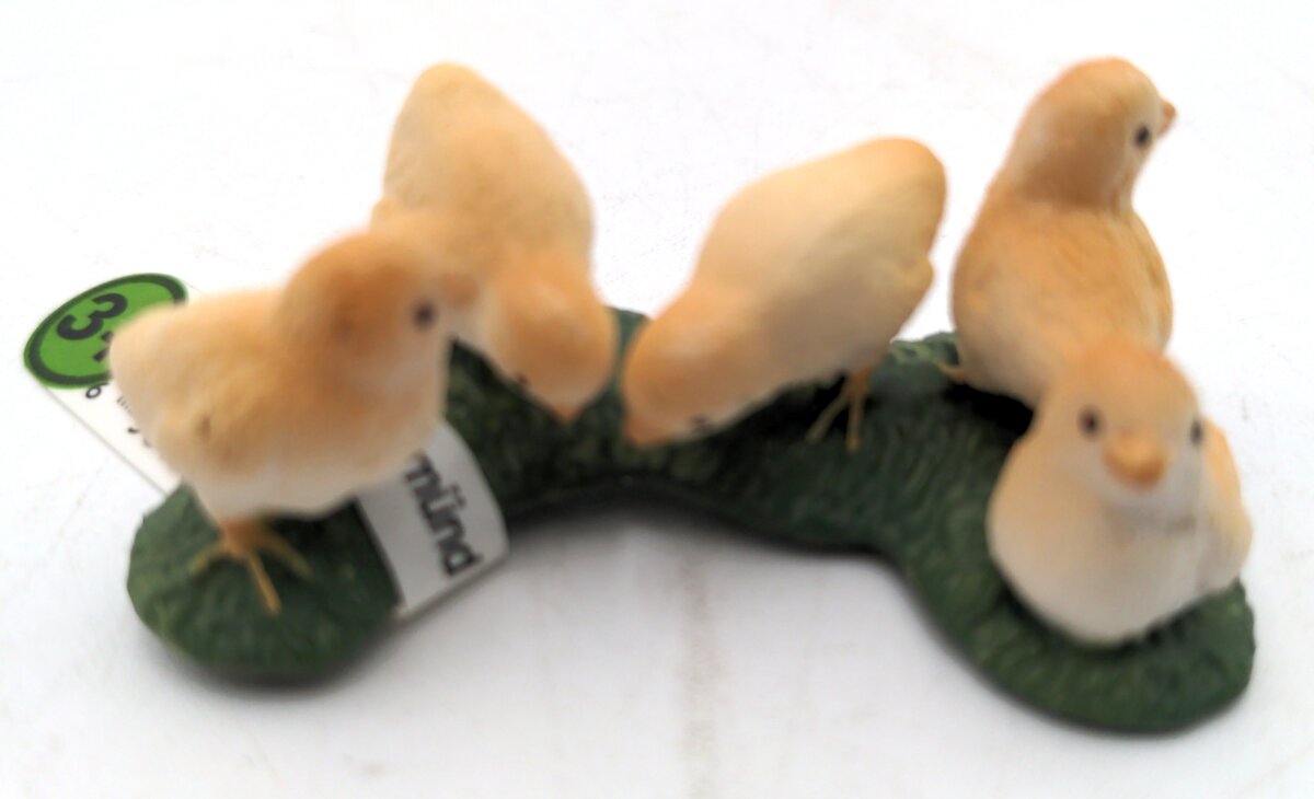 Schleich 13648 5 Baby Chicks 2" Figurine