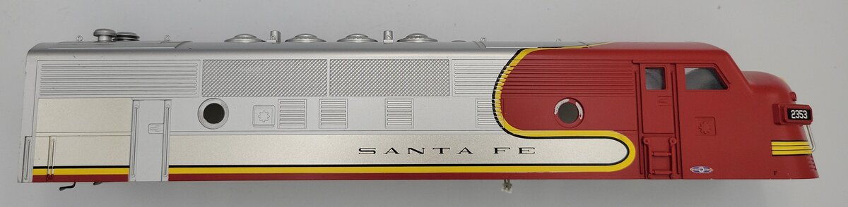 Lionel 2022120 Lionchief Santa Fe F3 Diesel Shell #2353 w/ Antenna