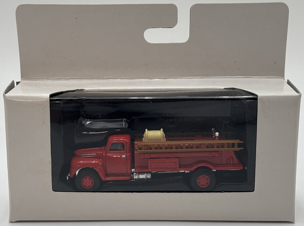 Golden 0126-1 1:87 1950's Fire Engine Truck