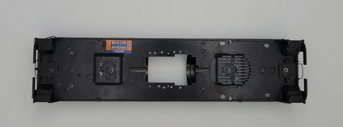 Lionel 2133610-034 Diecast Black/Silver SW-8 Diesel Switcher Frame