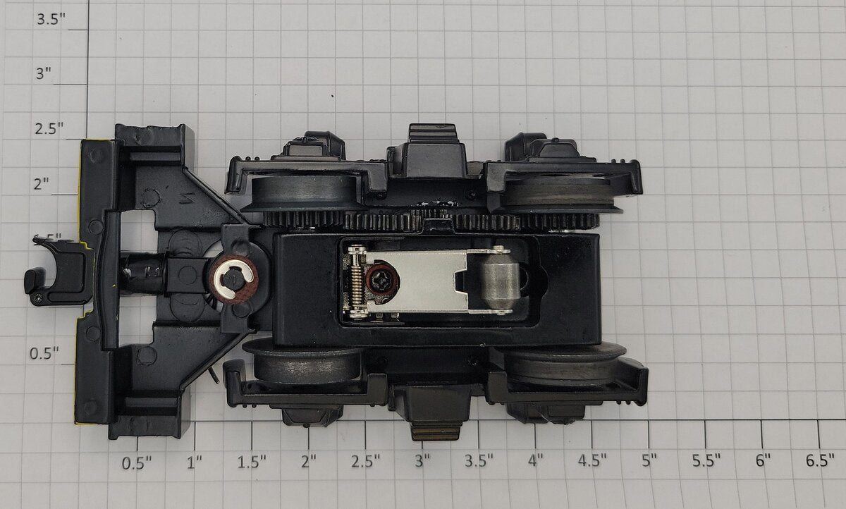 Lionel 38824-652 O Gauge Diecast GP Black/Yellow Power Truck w/ Coil Coupler