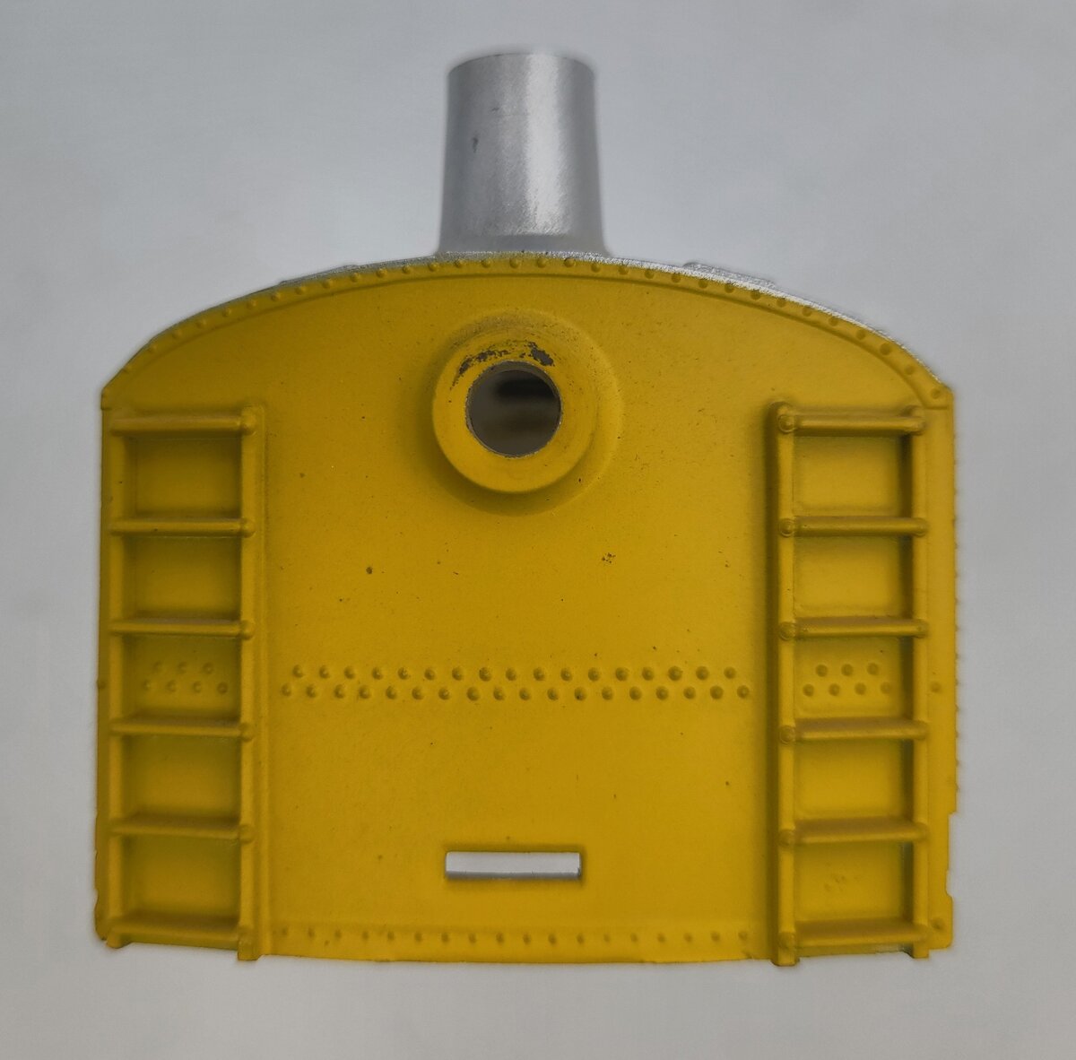 Lionel 9329-1 Yellow / Silver Chessie Crane Car Cab with Stack