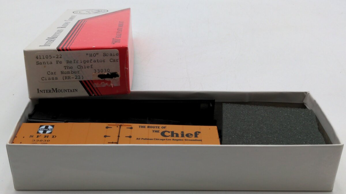 InterMountain 41105-22 HO Scale Santa Fe Refrigerator Car The Chief 33030 Kit
