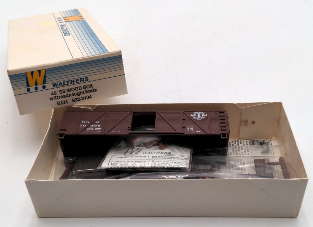 Walthers 932-2104 HO 40' SS Wood Box Car With Dreadnaughts Ends B&M 70496 Kit
