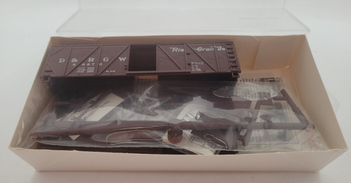 Walthers 932-2106 HO Scale 40' SS Wood Box Car W/Dreadnaught Ends D&RGW Kit