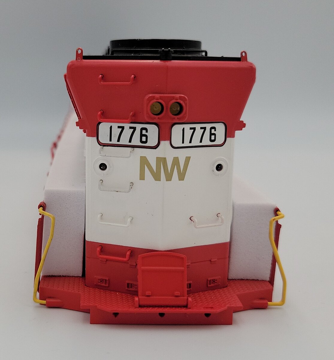 Lionel 85038-2 BTO Norfolk and Western SD45 Diesel Locomotive Shell #1776