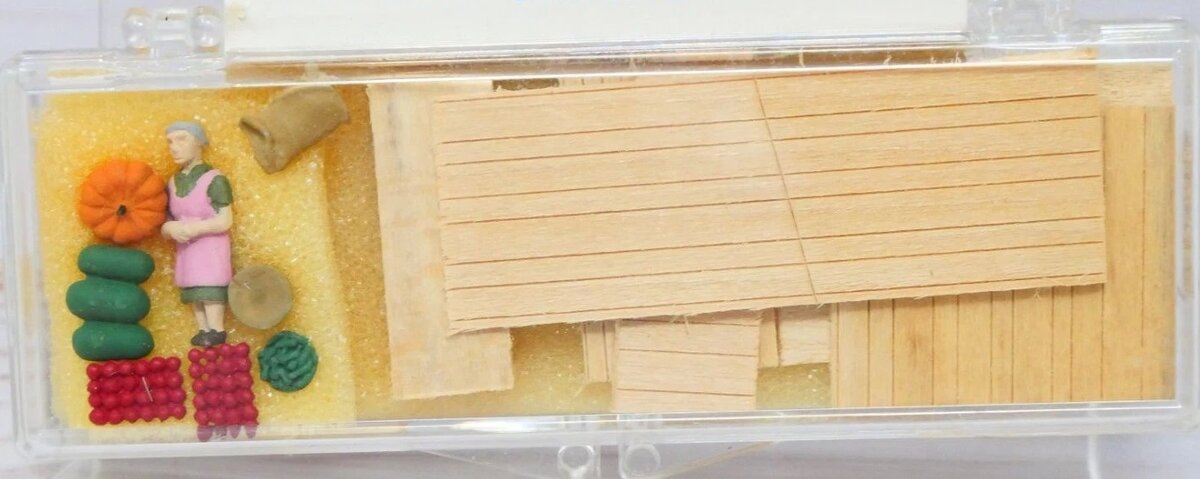 Dyna-Model 5001 HO Scale Vegetable Stand With Figure & Accessories Model Kit