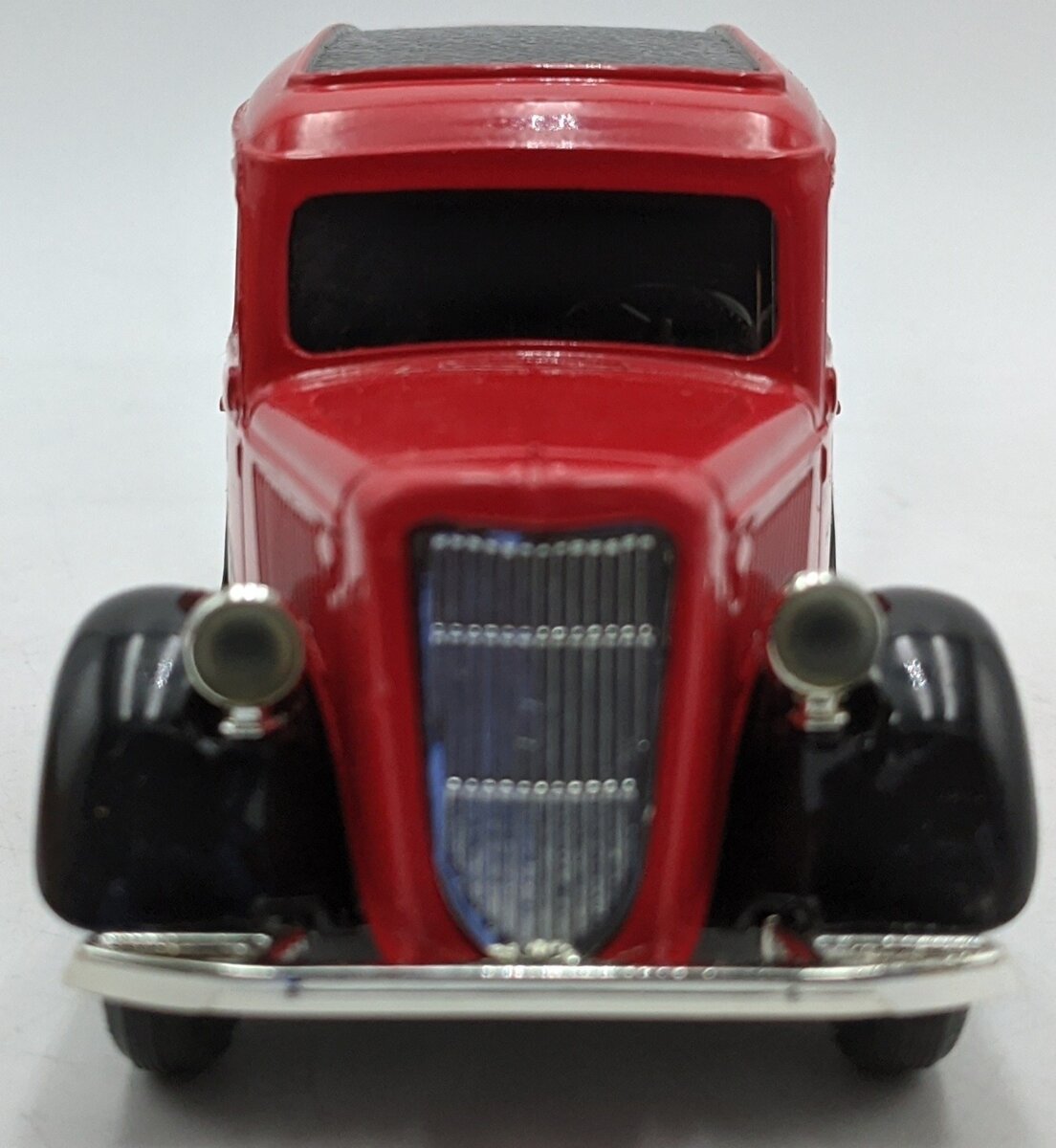 Ertl H868 Diecast 1936 Ford Panel Bank Anheuser-Busch Yeast