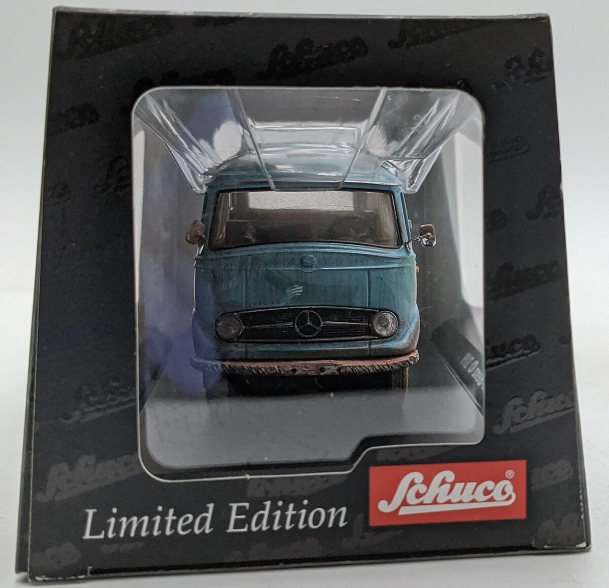 Schuco 02817 1:43 Scale Diecast Mercedes-Benz O 319