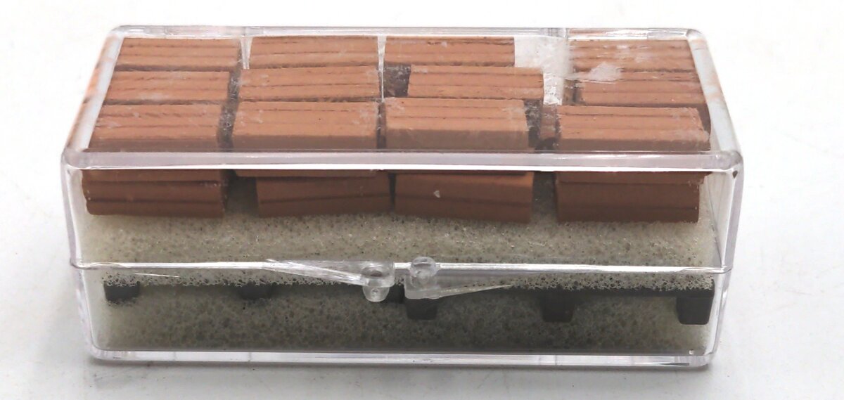 The Ink Well 1:48 Scale 24 Pavers with 2 Pallets