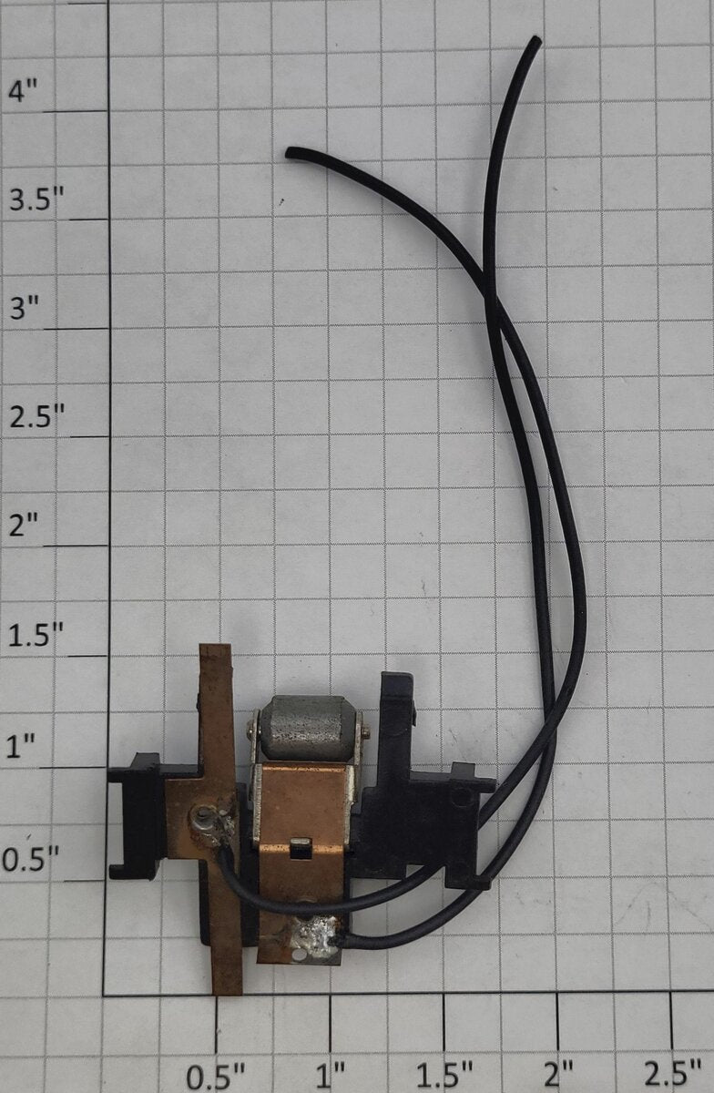 Lionel 9050-150 Wired Collector Pickup Assembly with Roller & Bracket