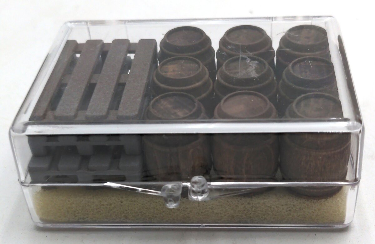 The Ink Well 1:48 Scale 9 Wood Barrels with 4 Pallets